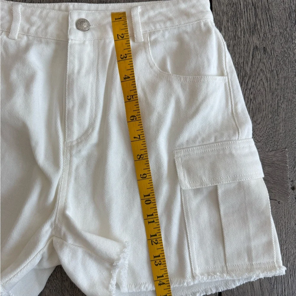 Princess Polly Denim Cargo Cutoff Shorts White / Cream Size 6